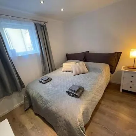 Lovely 1 Bedroom And 1 Livingroom Apartment