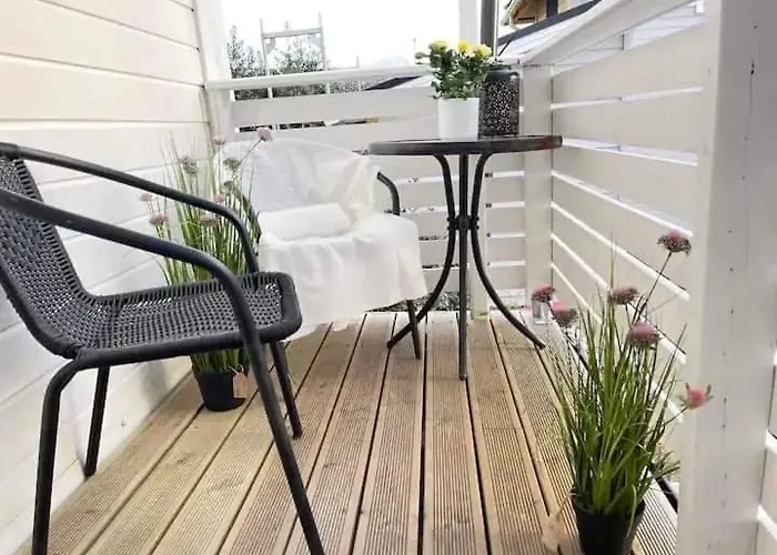 Апартаменты Lovely 1 Bedroom And 1 Livingroom Олесунн